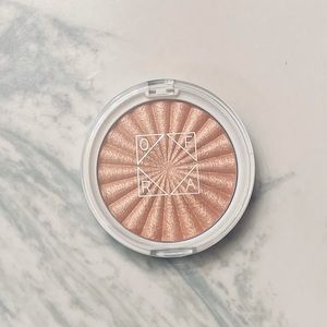 OFRA Highlighter